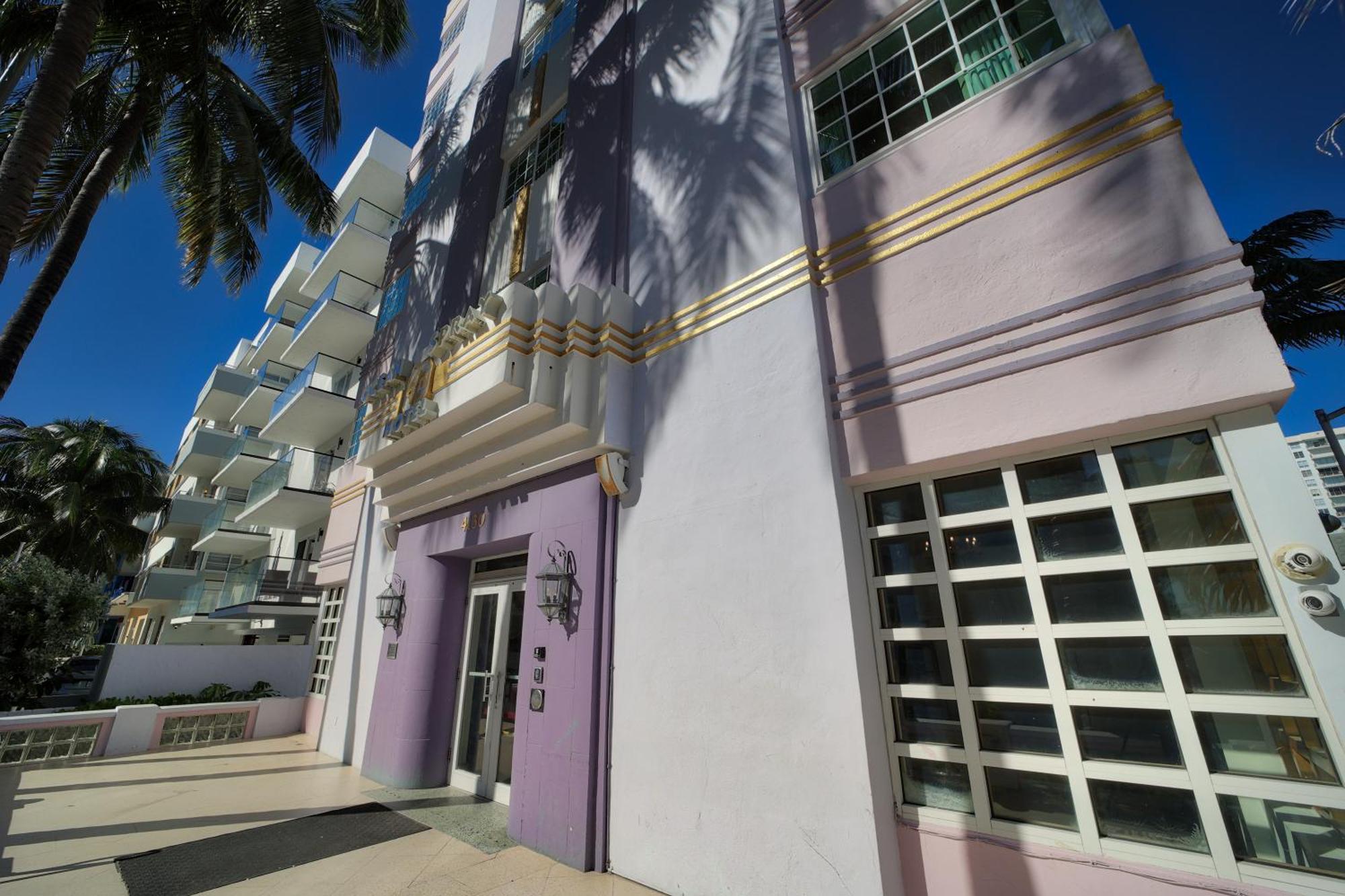 Ocean Spray Hotel - Miami Beach — Photos 1